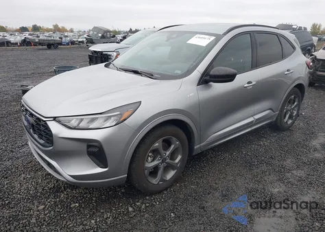 2024 Ford Escape St-Line z USA, uszkodzony, nr VIN 1FMCU0MN7RUA26202